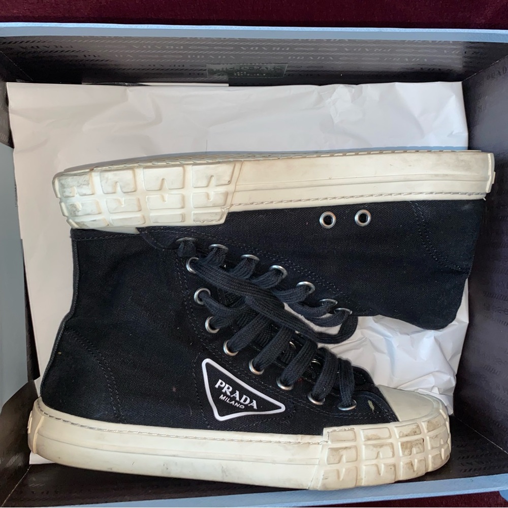Black PRADA canvas tread-sole high top sneaker US 8 /EU 38 (Calzature Donna)